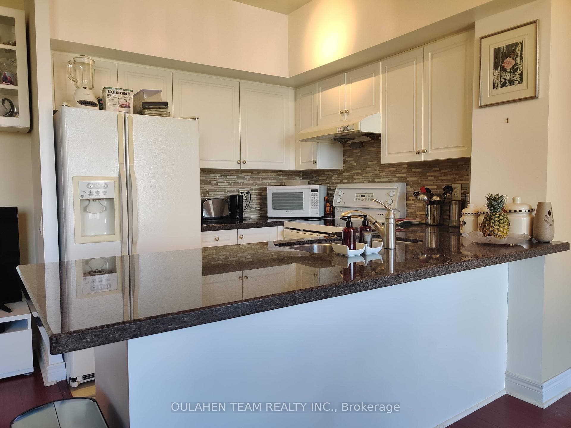 1 Clairtrell Road Unit 1007 photo 3