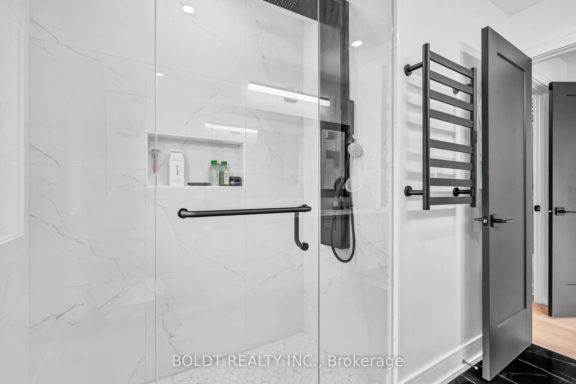 14 Bergenstein Crescent photo 34