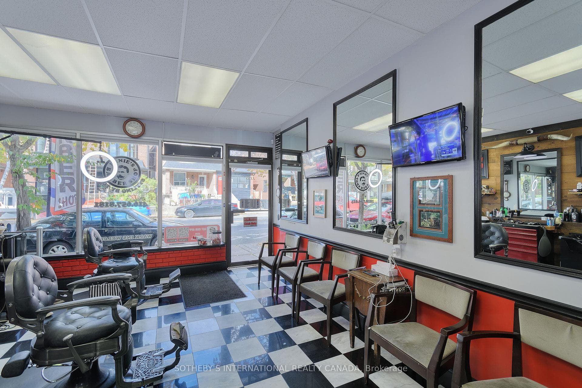 1155 Davenport Road photo 3