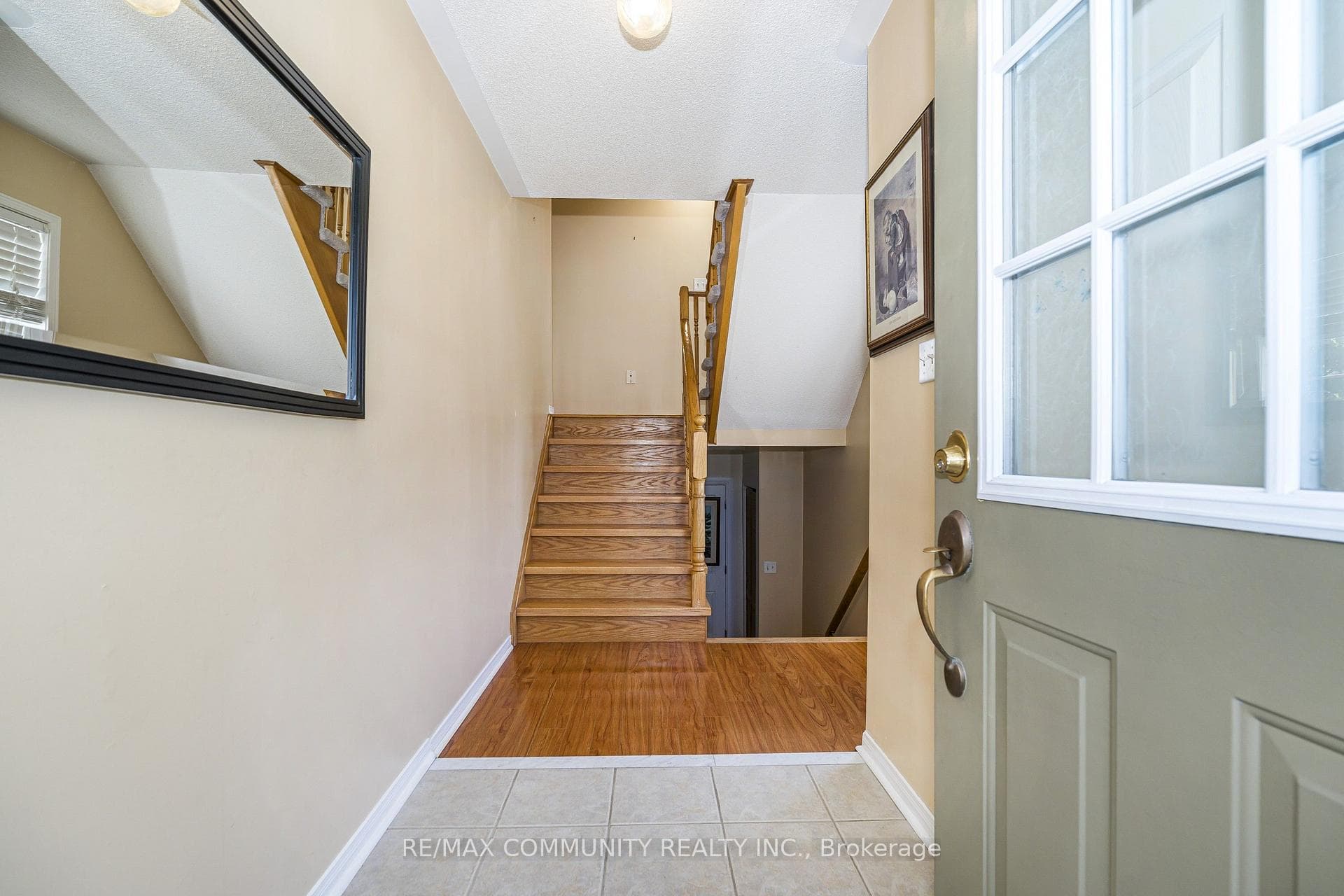 209 Old Harwood Avenue photo 3