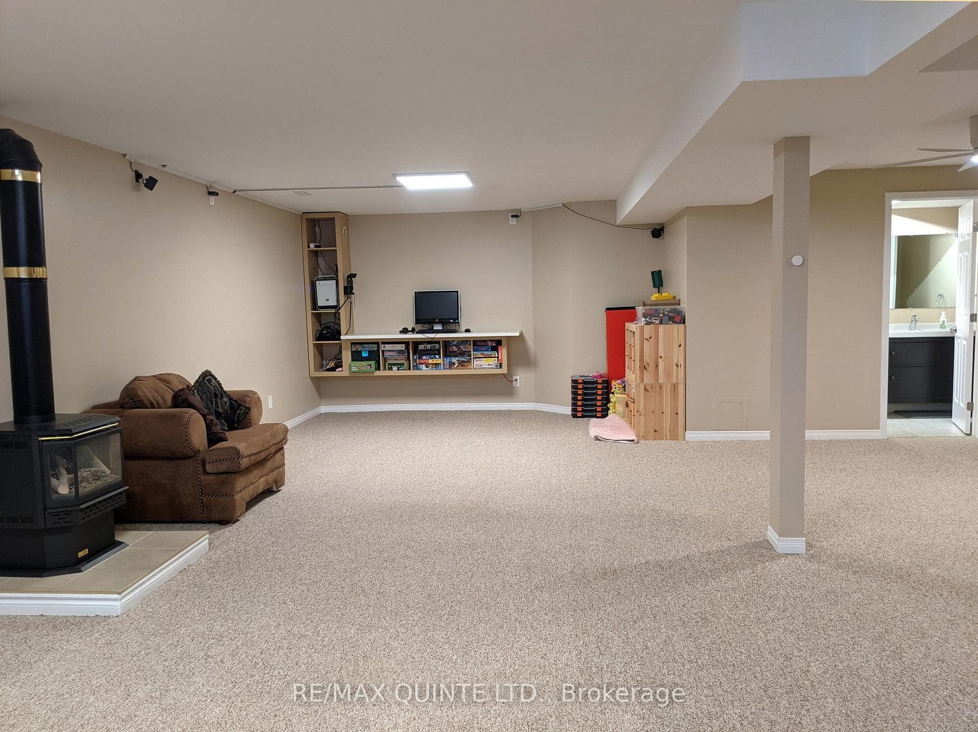 30 Hickory Grove photo 21