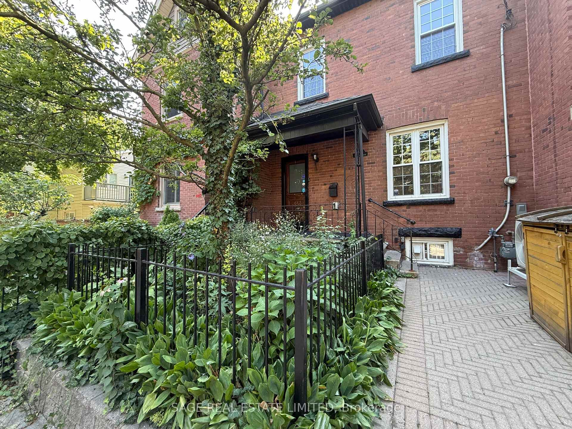 442 Sackville Street photo 1