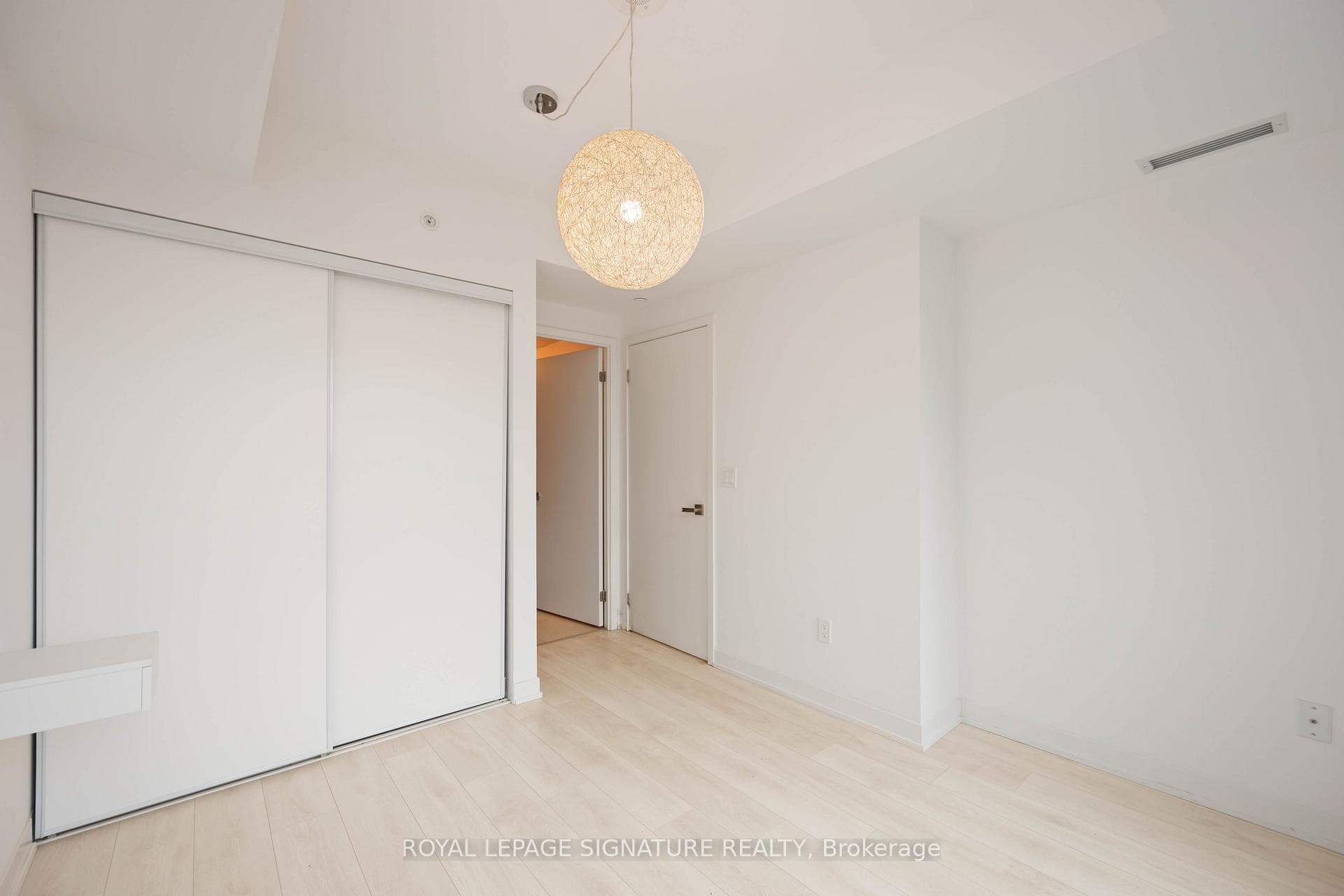 31 Tippett Road Unit 332 photo 20