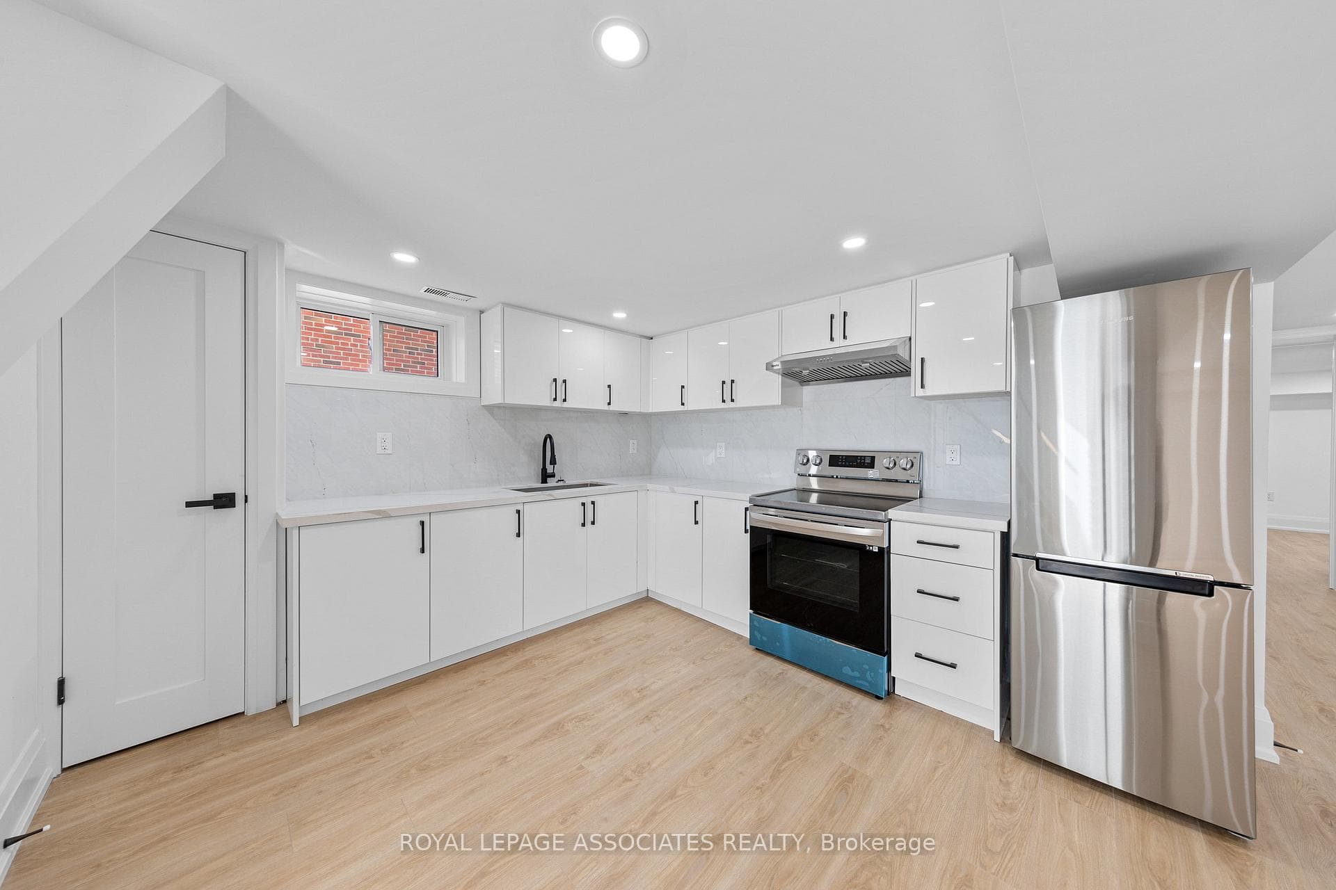 192 Tower Drive photo 30