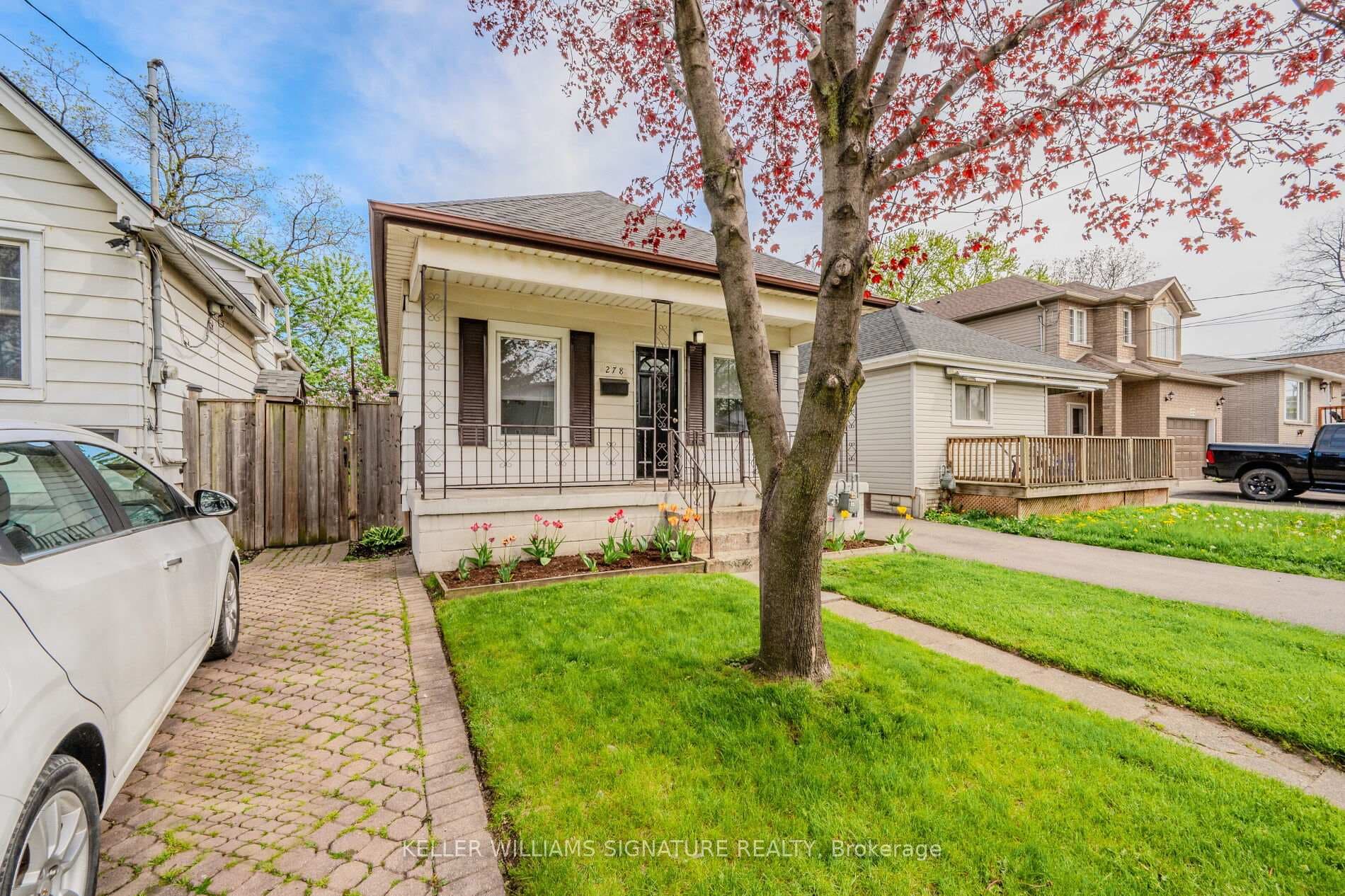 278 Normanhurst Avenue photo 3