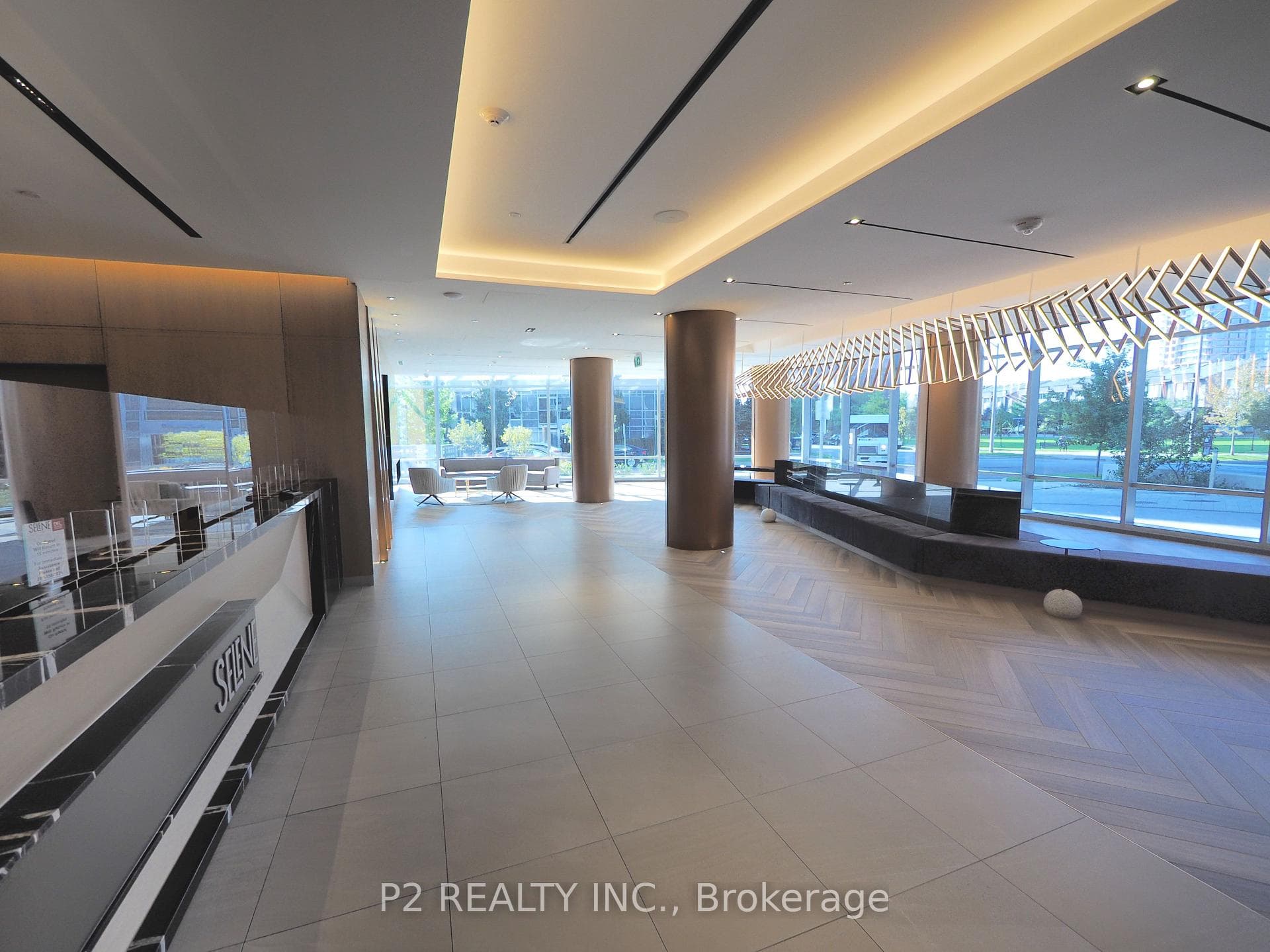 225 Village Green Square Unit 306 photo 2