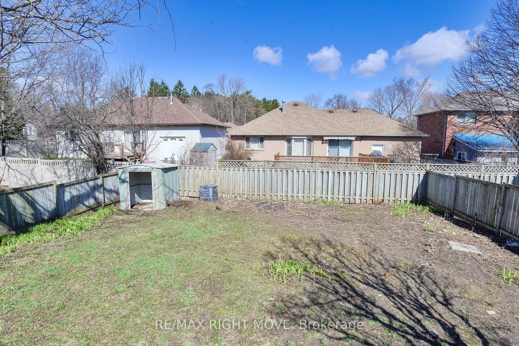 382 Mary Street photo 26