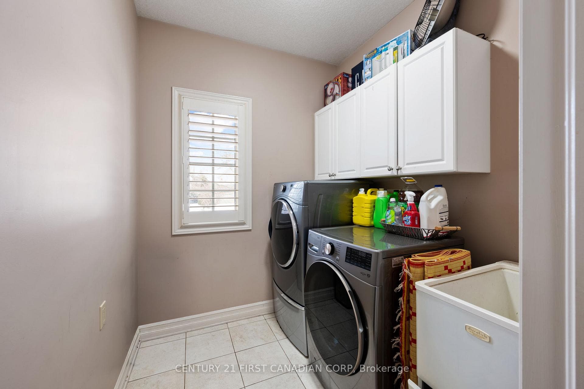 7 Edwin Drive photo 15