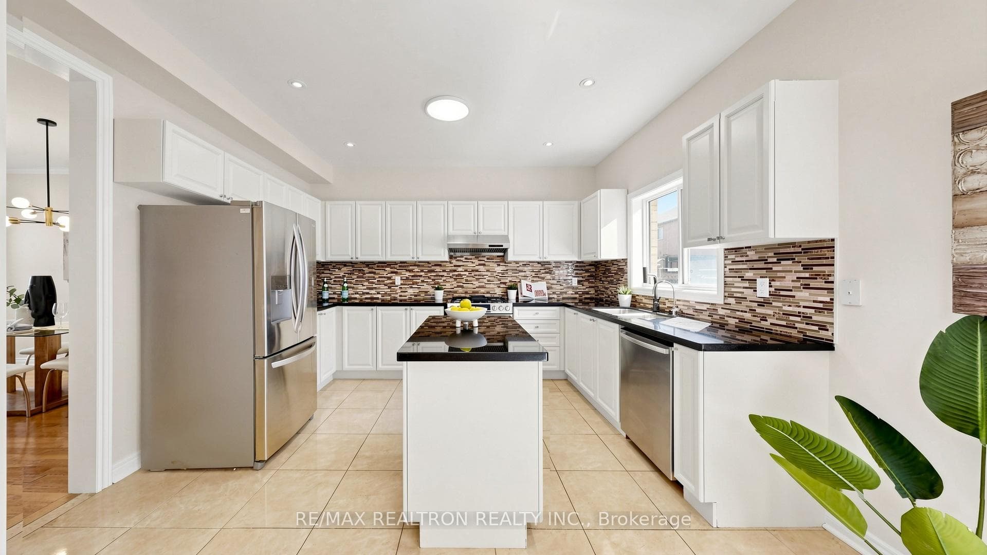 46 Gardenia Crescent photo 12