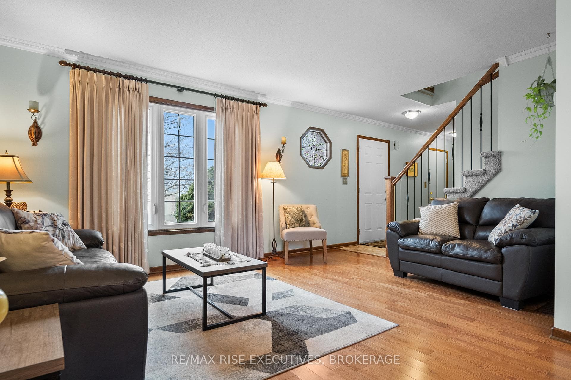 127 Nicholson Crescent photo 7