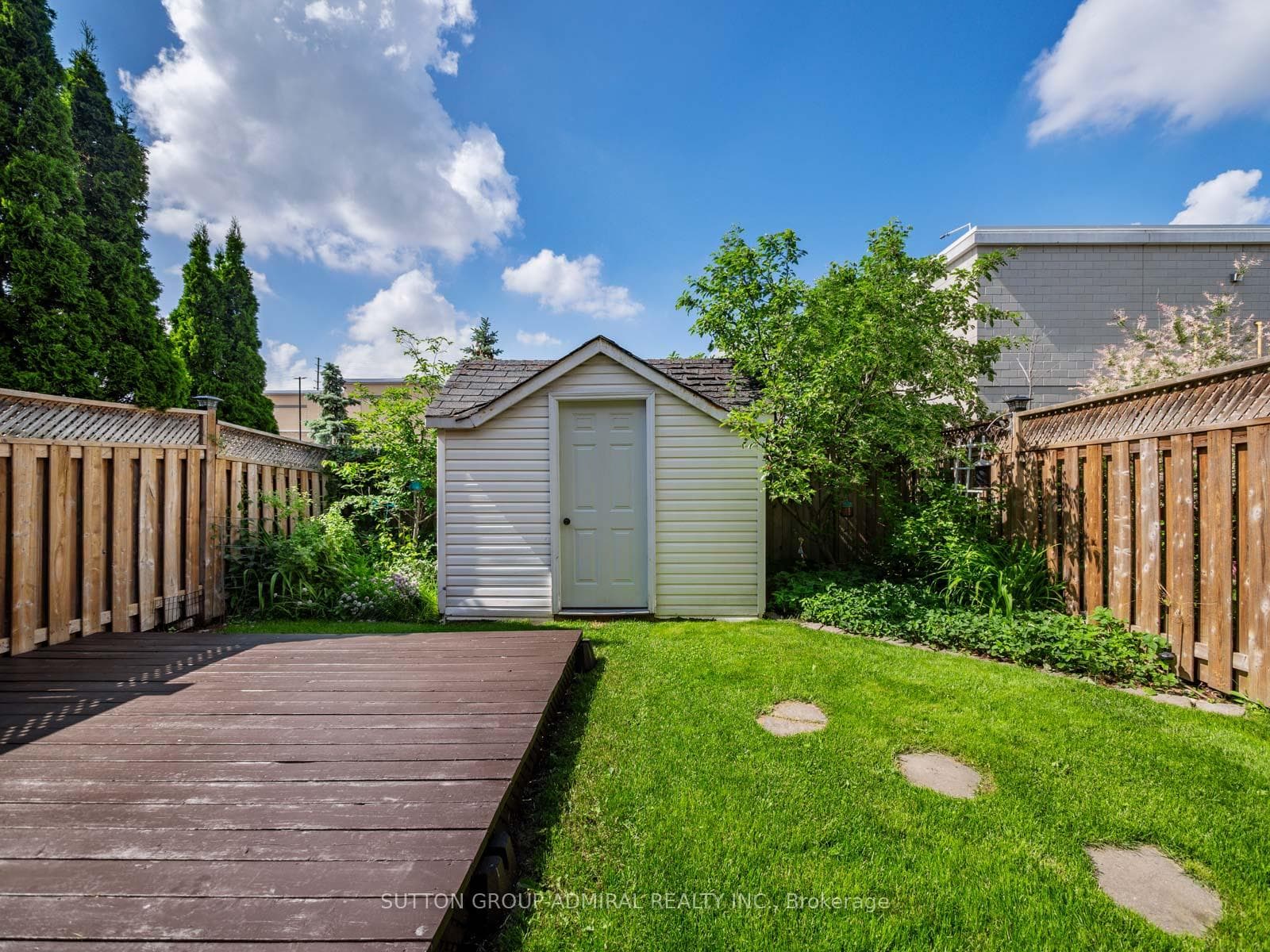 52 Sedgeway Heights photo 37