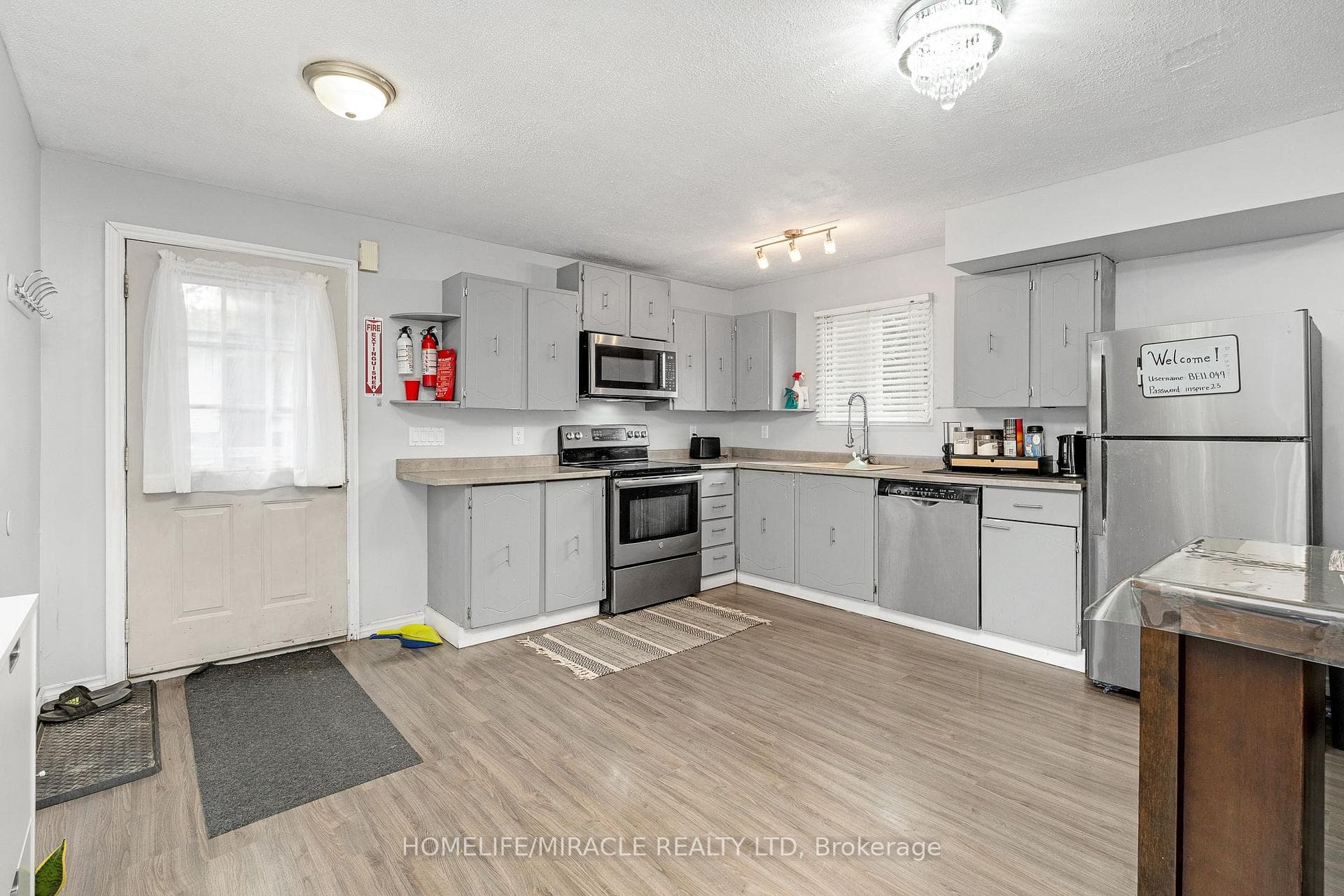 1180 Heathfield Court photo 5