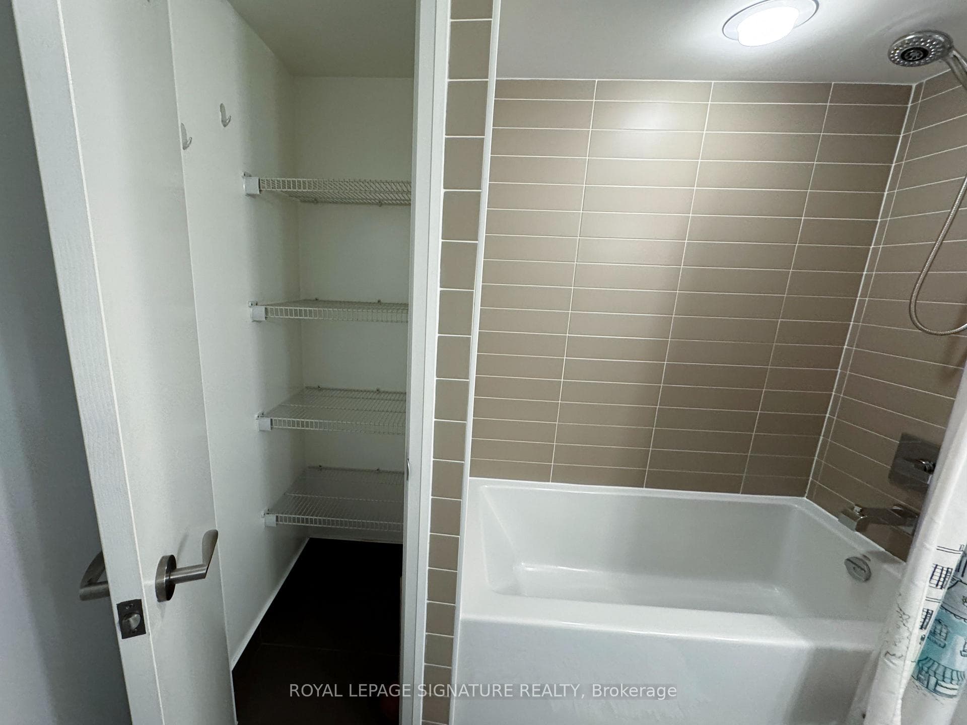 1 Valhalla Inn Road Unit 1807 photo 18