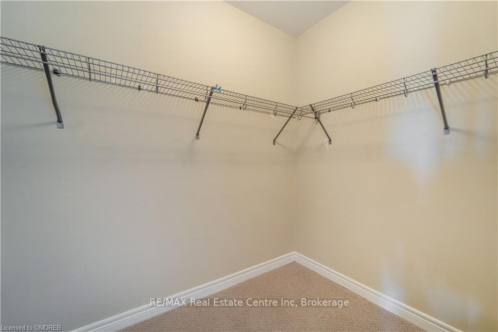 92 NARBONNE Crescent photo 24