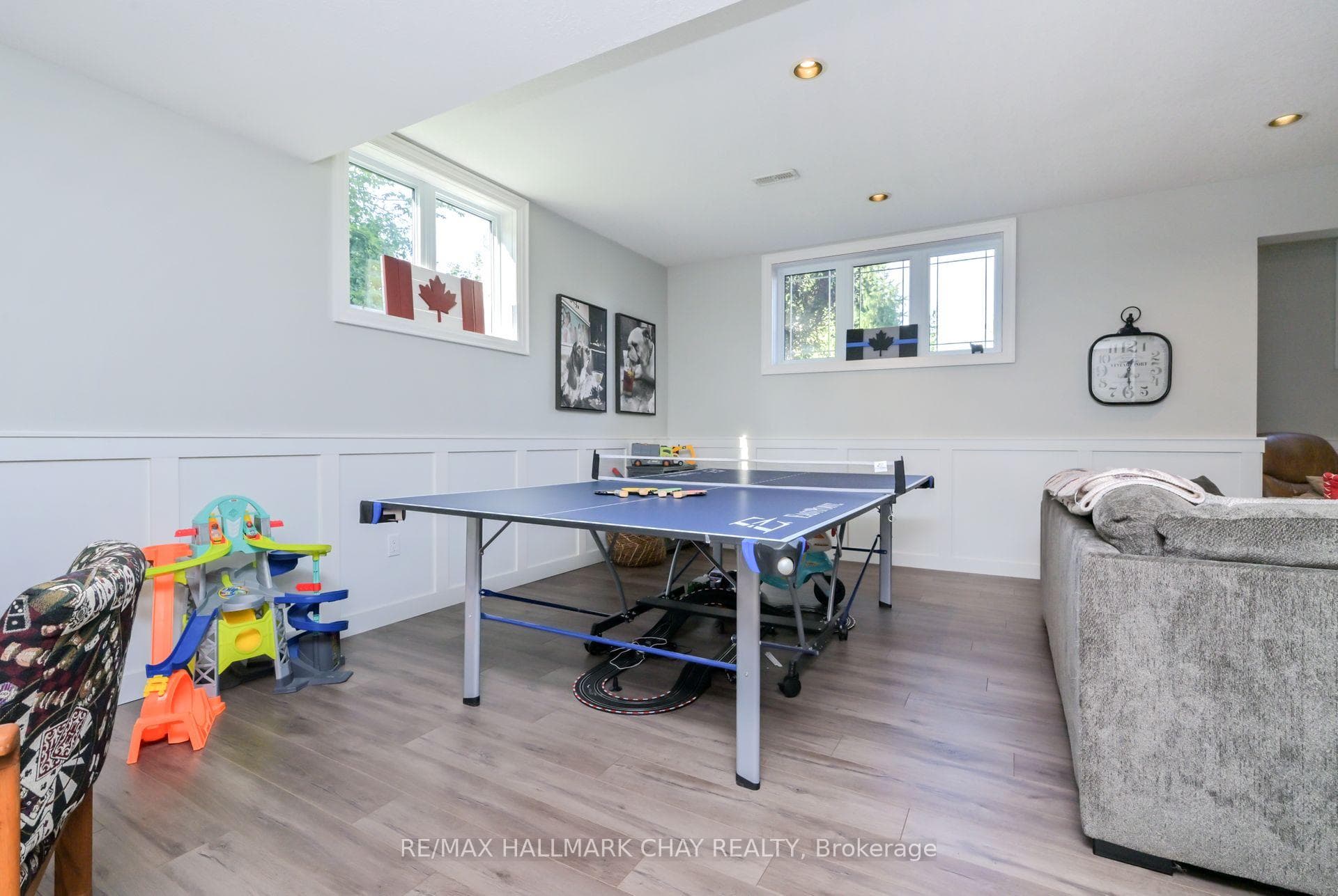 12 Symond Avenue photo 26