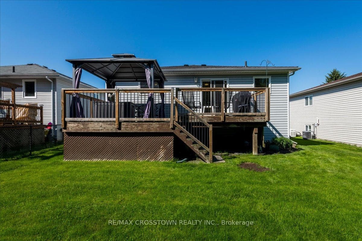 1170 Arnold Street photo 27