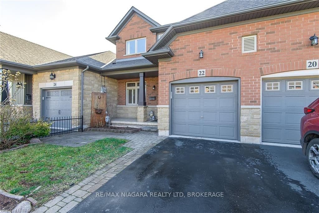22 CONRAD Place photo 1