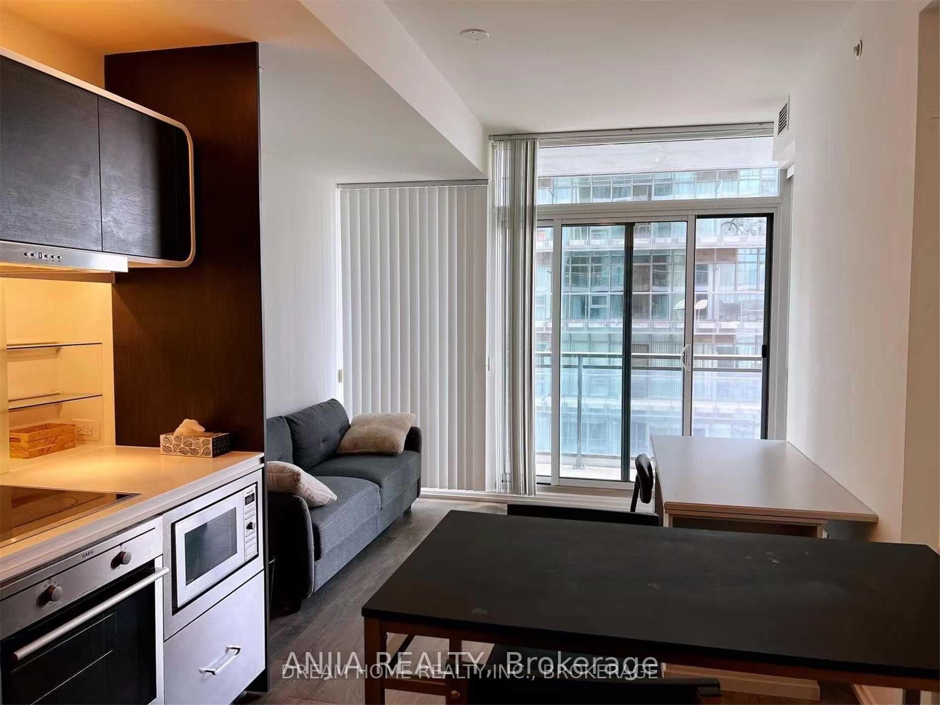 45 Charles Street Unit 3305 photo 4