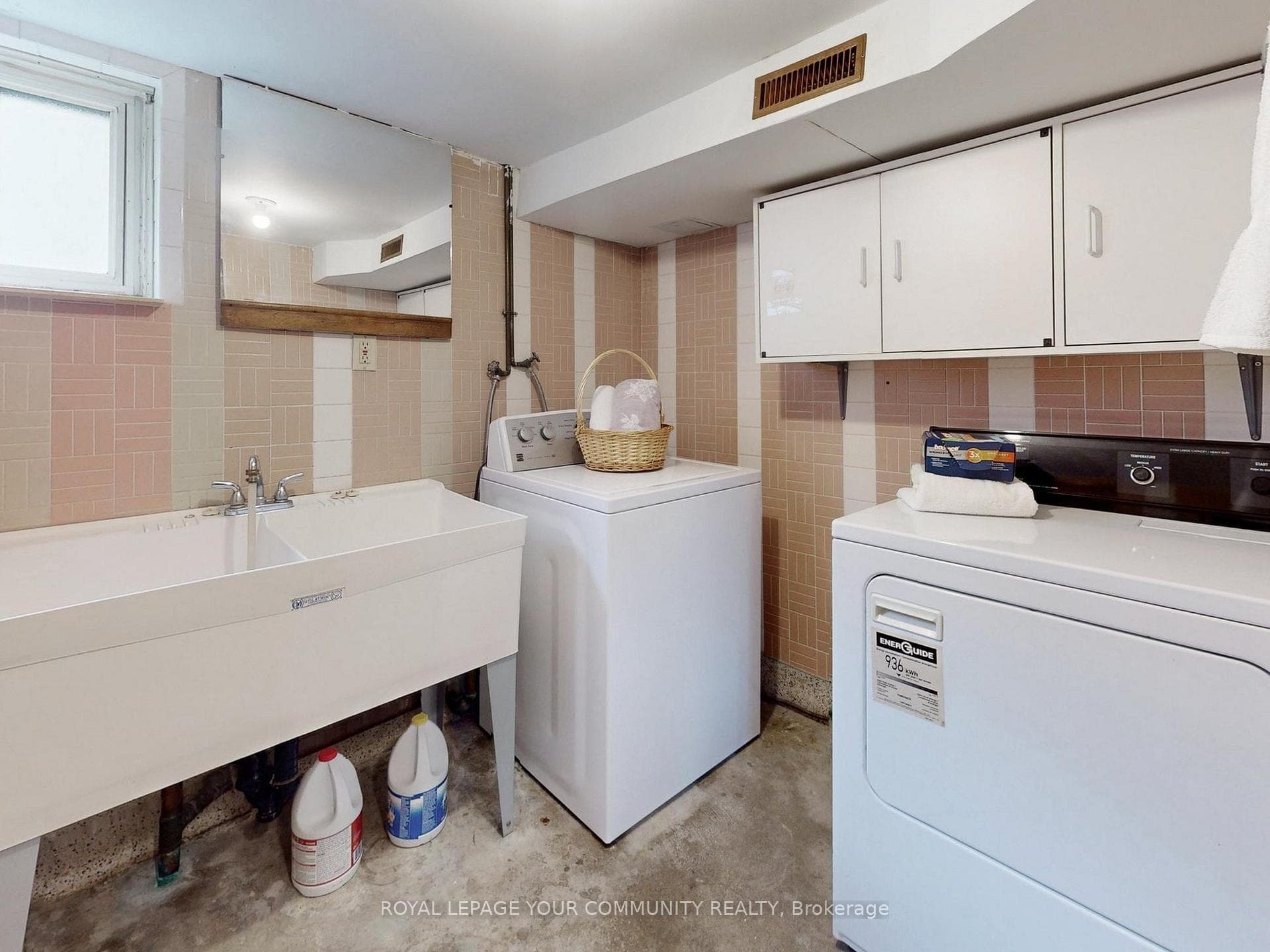437 Rustic Road photo 28