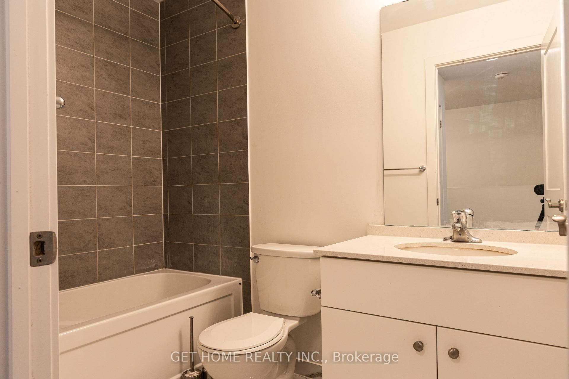 110 Fergus Avenue Unit 38 photo 39