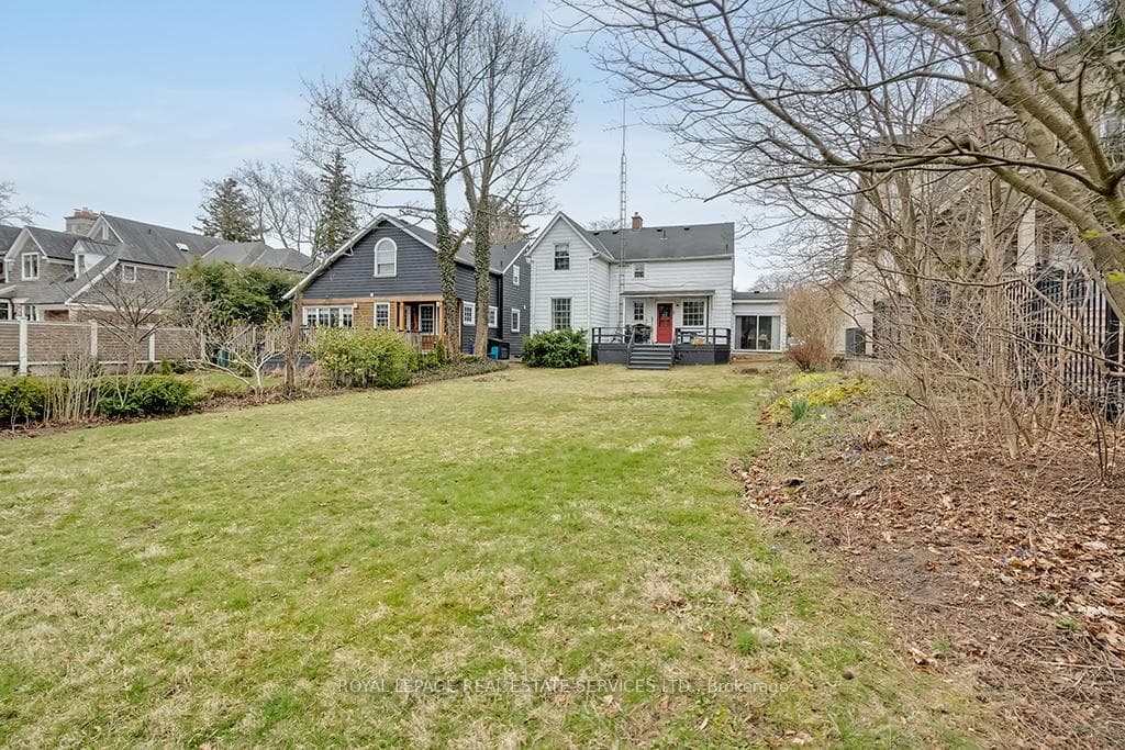 25 Howard Avenue photo 4