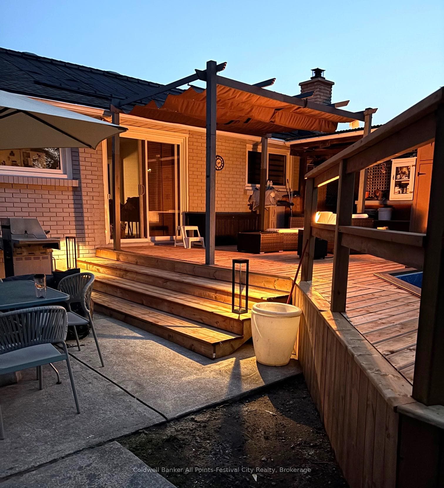 202 Bennett Street photo 35
