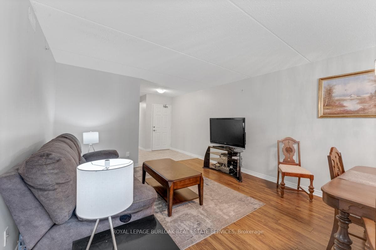 2045 Appleby Line Unit 211 photo 7