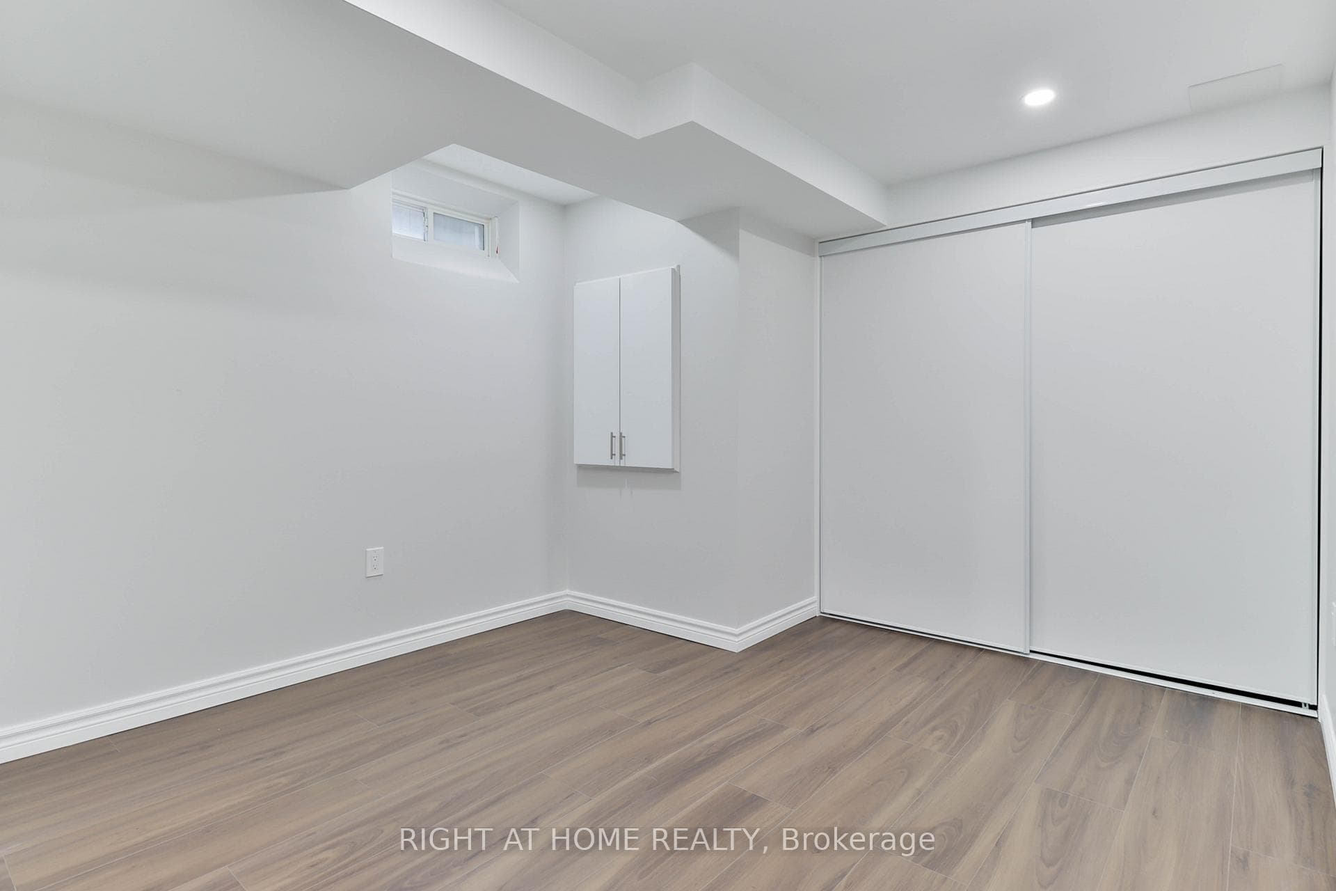 186 Cosgrove Drive Unit Bsmt photo 19