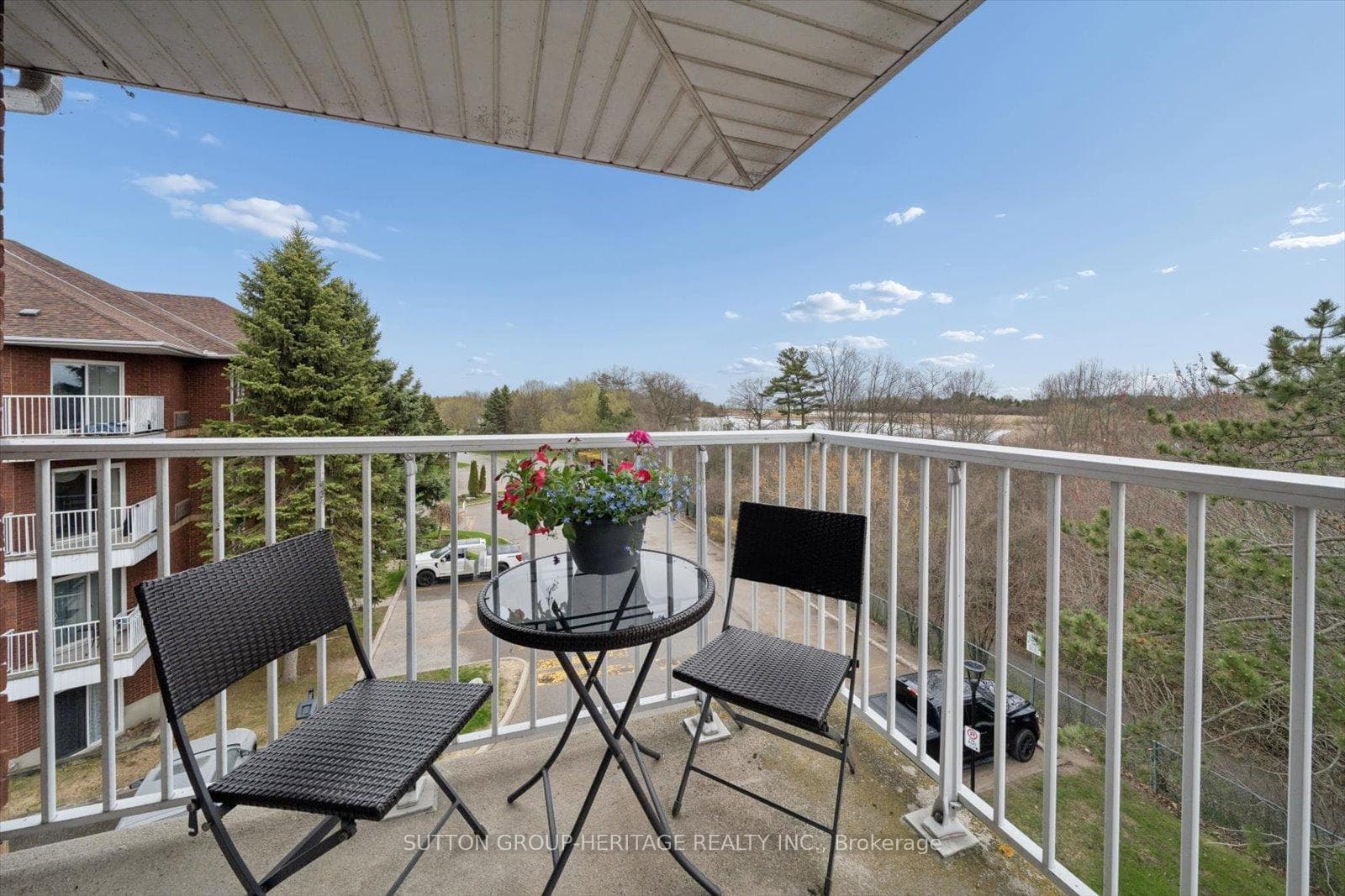 Overlooks Ajax Waterfront