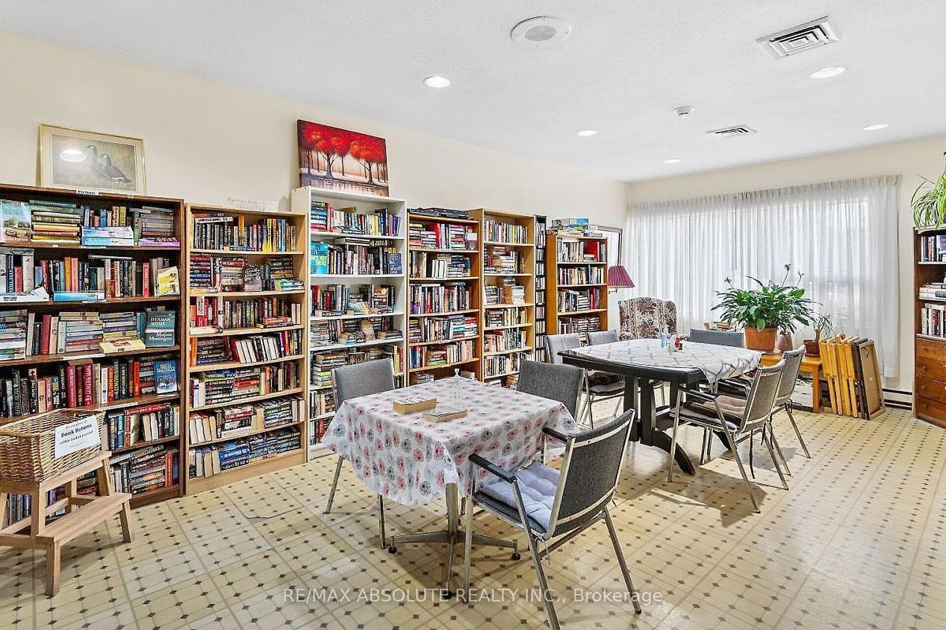 1380 Prince Of Wales Drive Unit 1403 photo 39