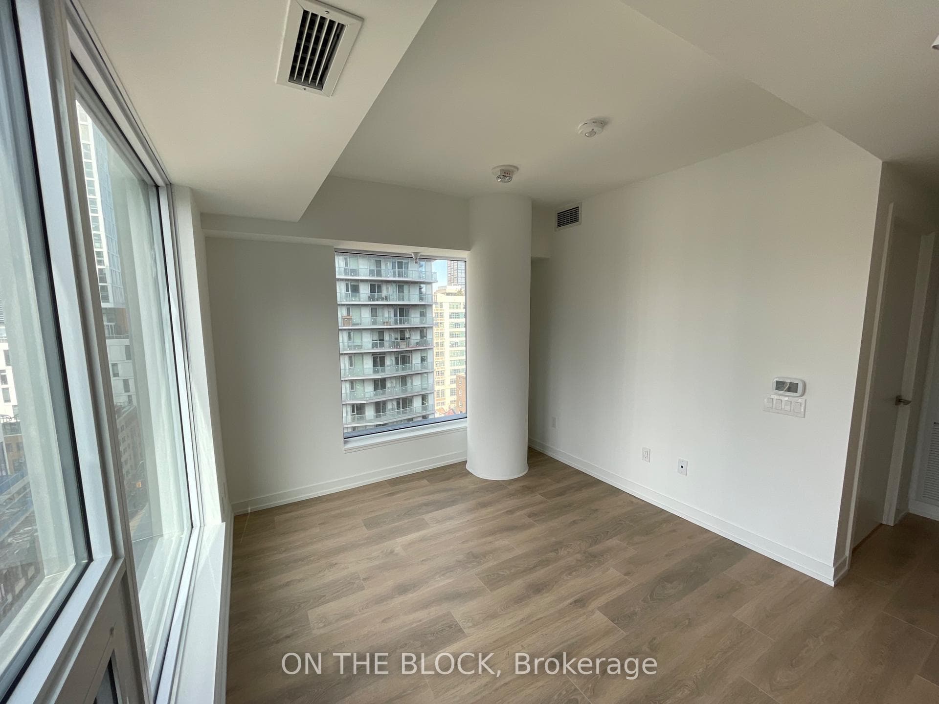 82 Dalhousie Street Unit 1611 photo 2