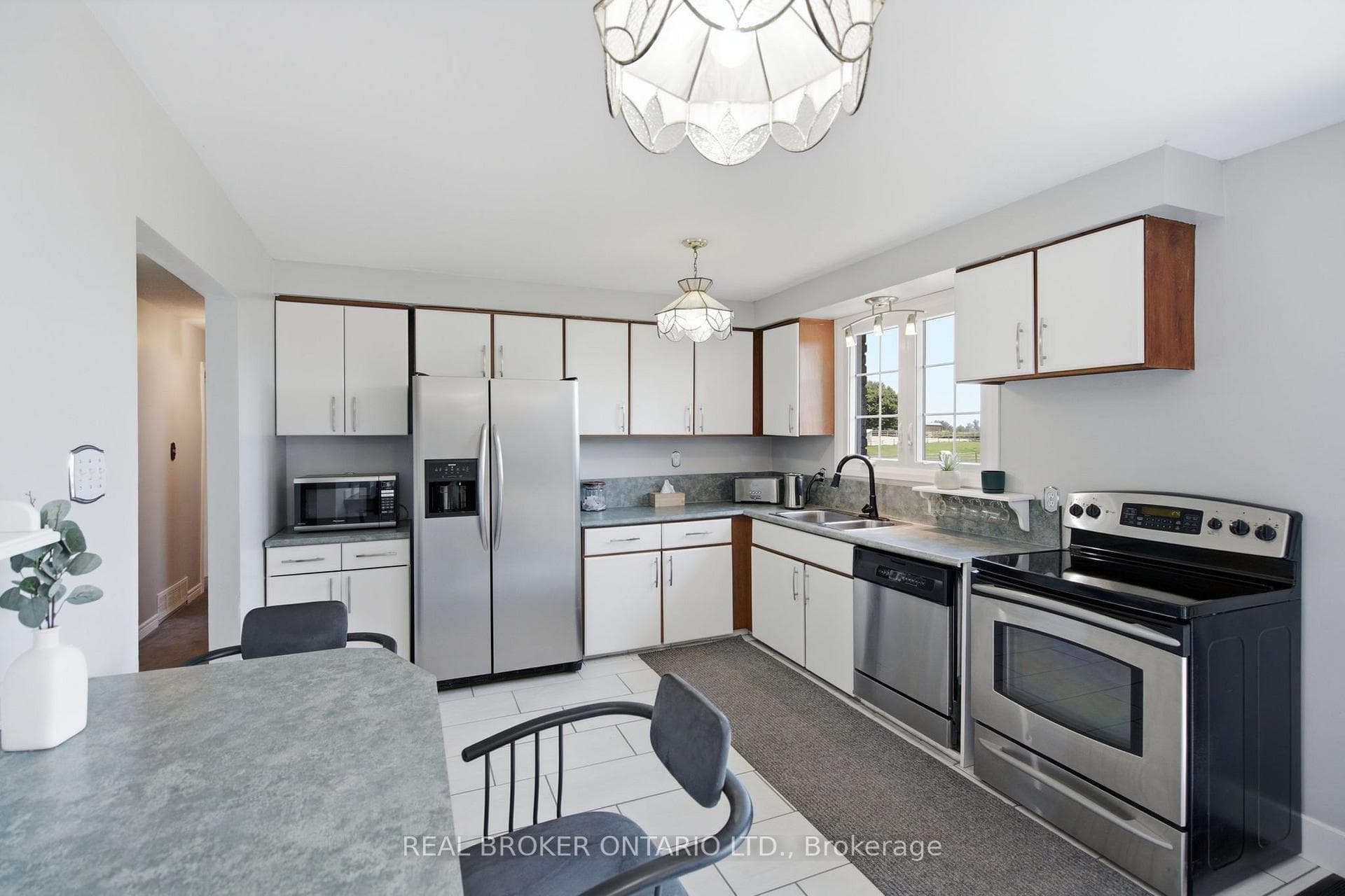 785 Reid Road photo 10