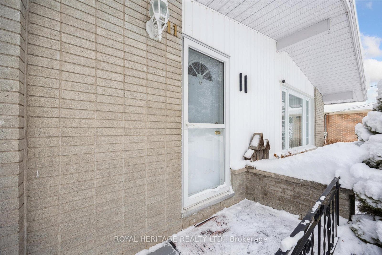 11 Willow Drive photo 4