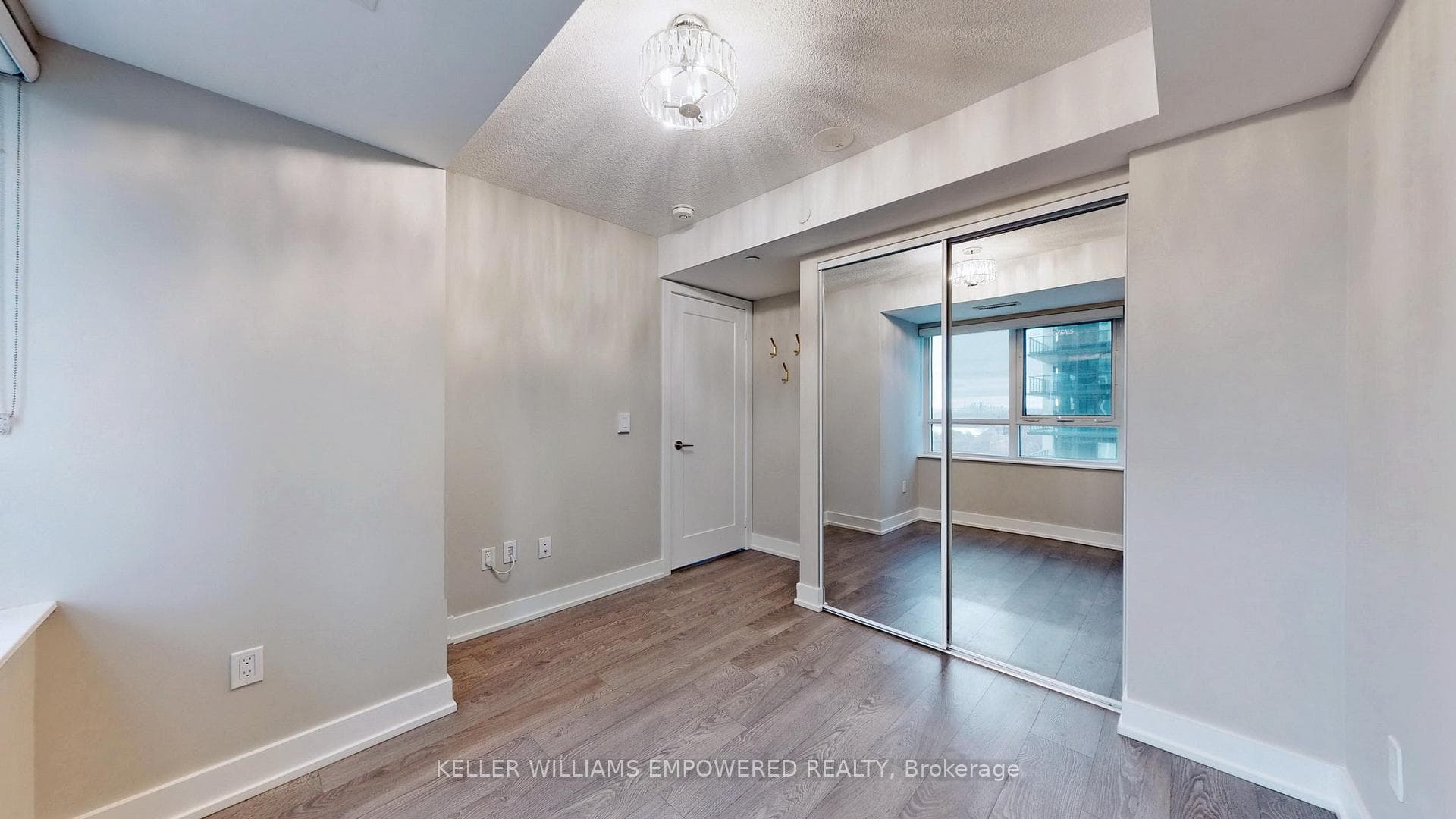 7 Mabelle Avenue Unit 806 photo 26