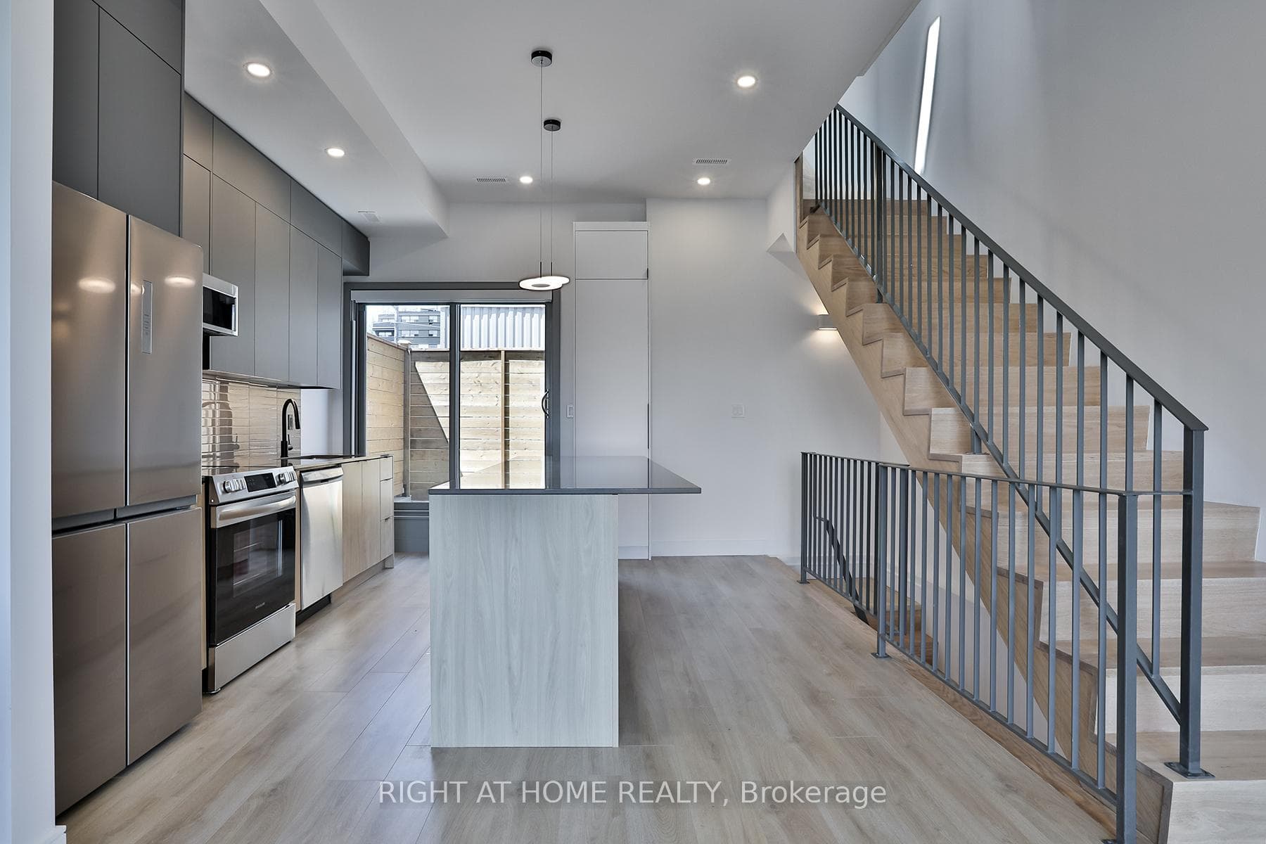 1169 Davenport Road Unit Unit 3 photo 3