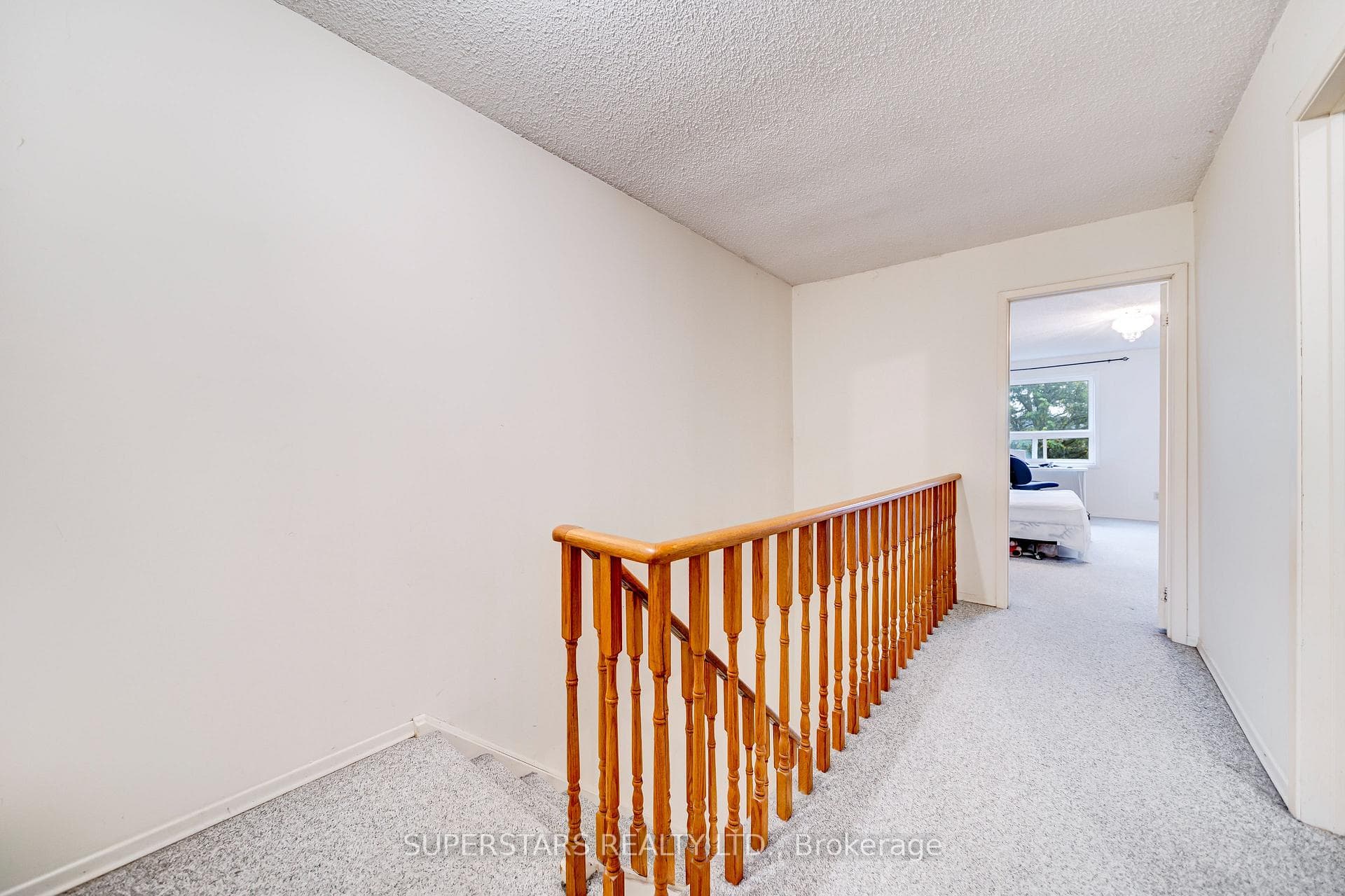 129 Stirling Crescent photo 17