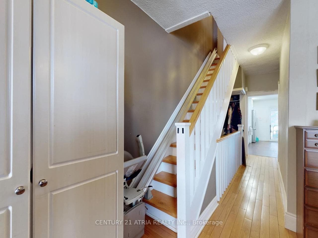 40 Sibley Avenue photo 13