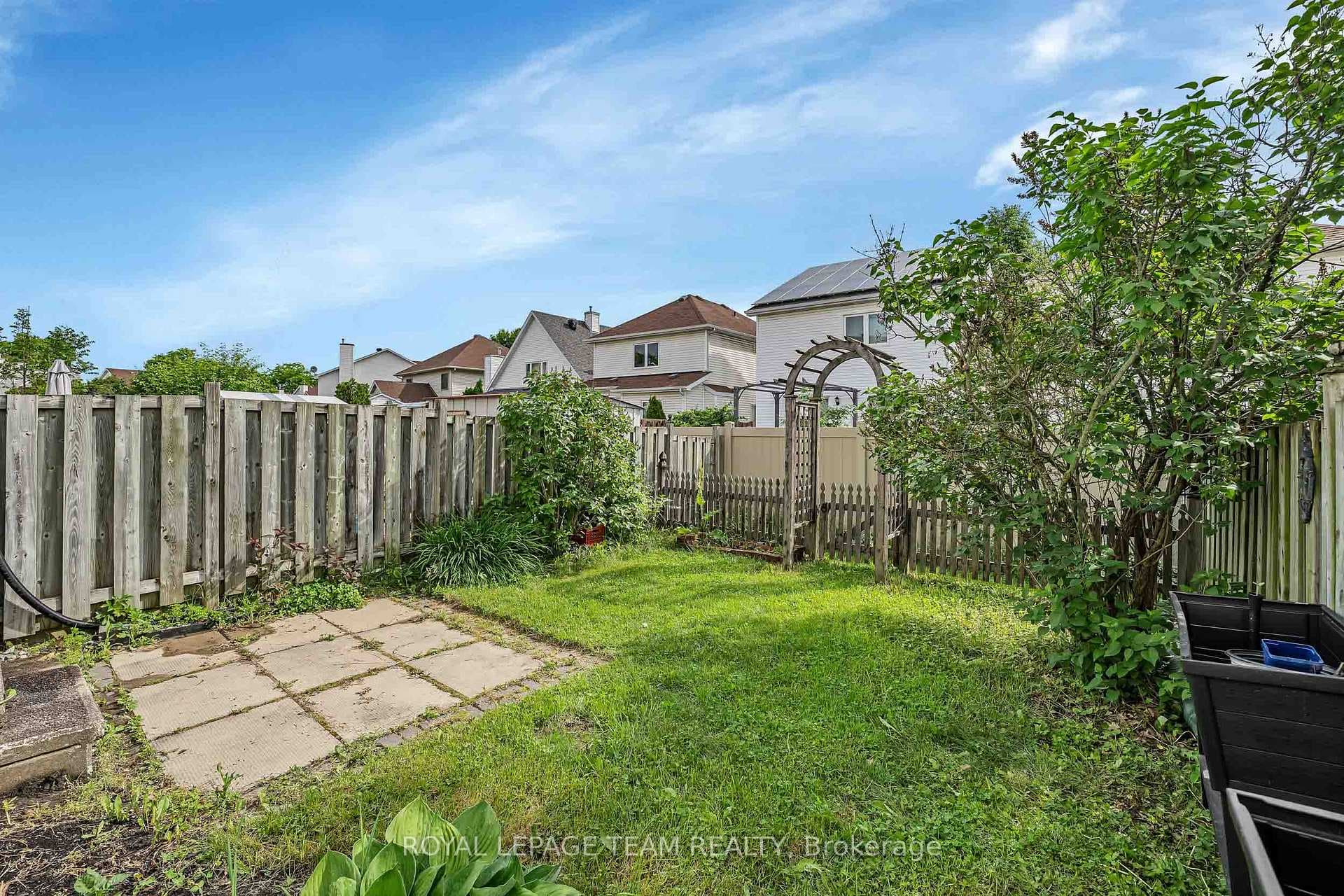 23 Roblyn Way photo 36