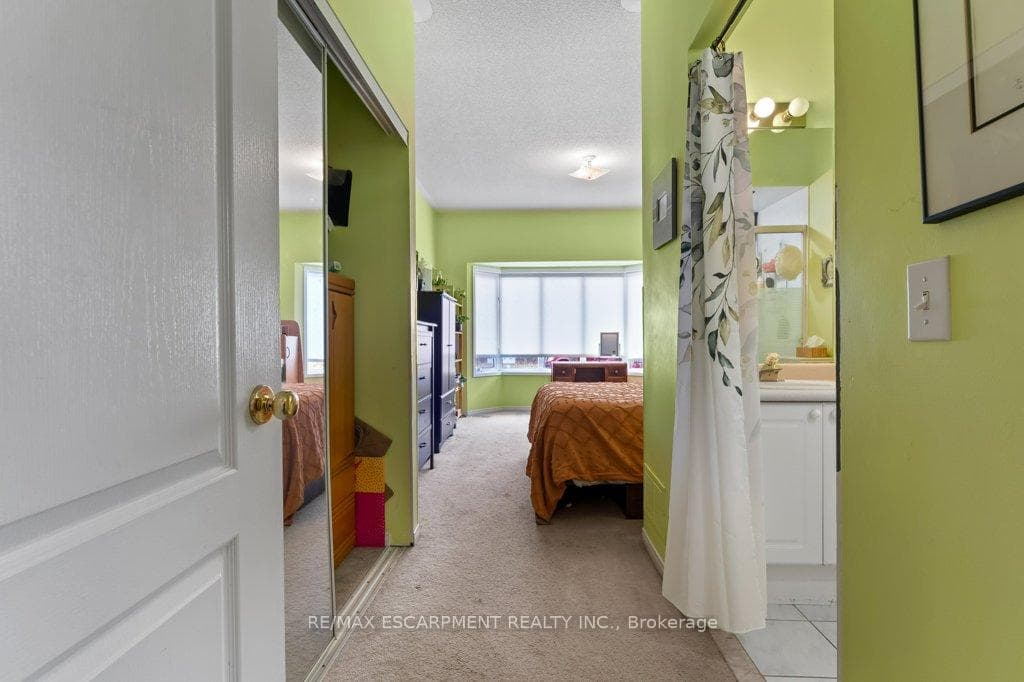 76 Morrison Crescent photo 24