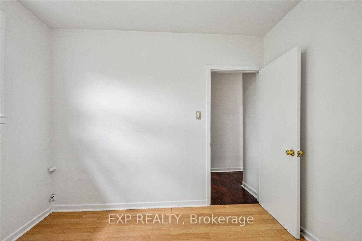 346 Westmount Avenue photo 20