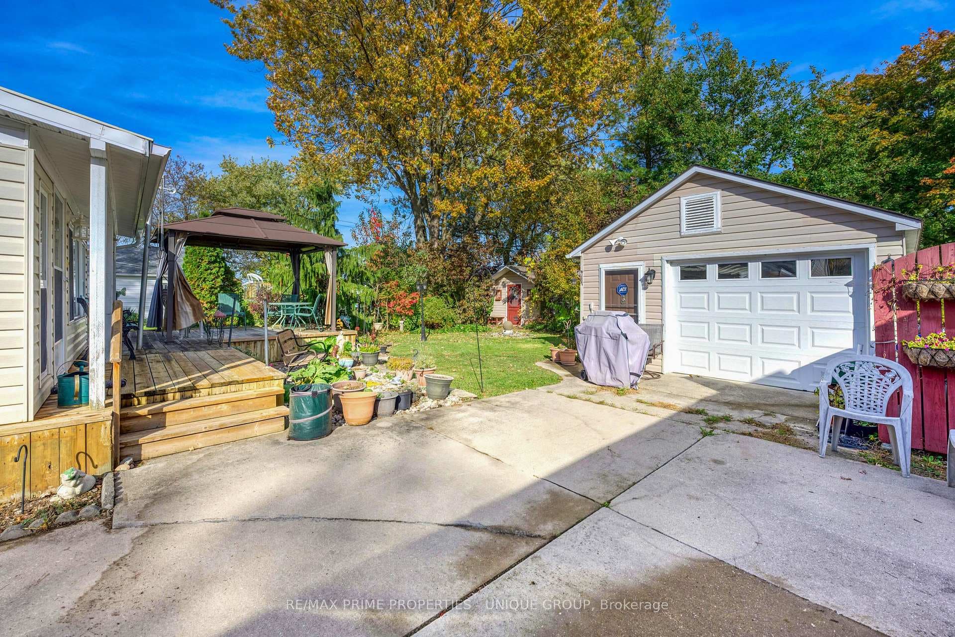 90 NAPIER Street photo 5