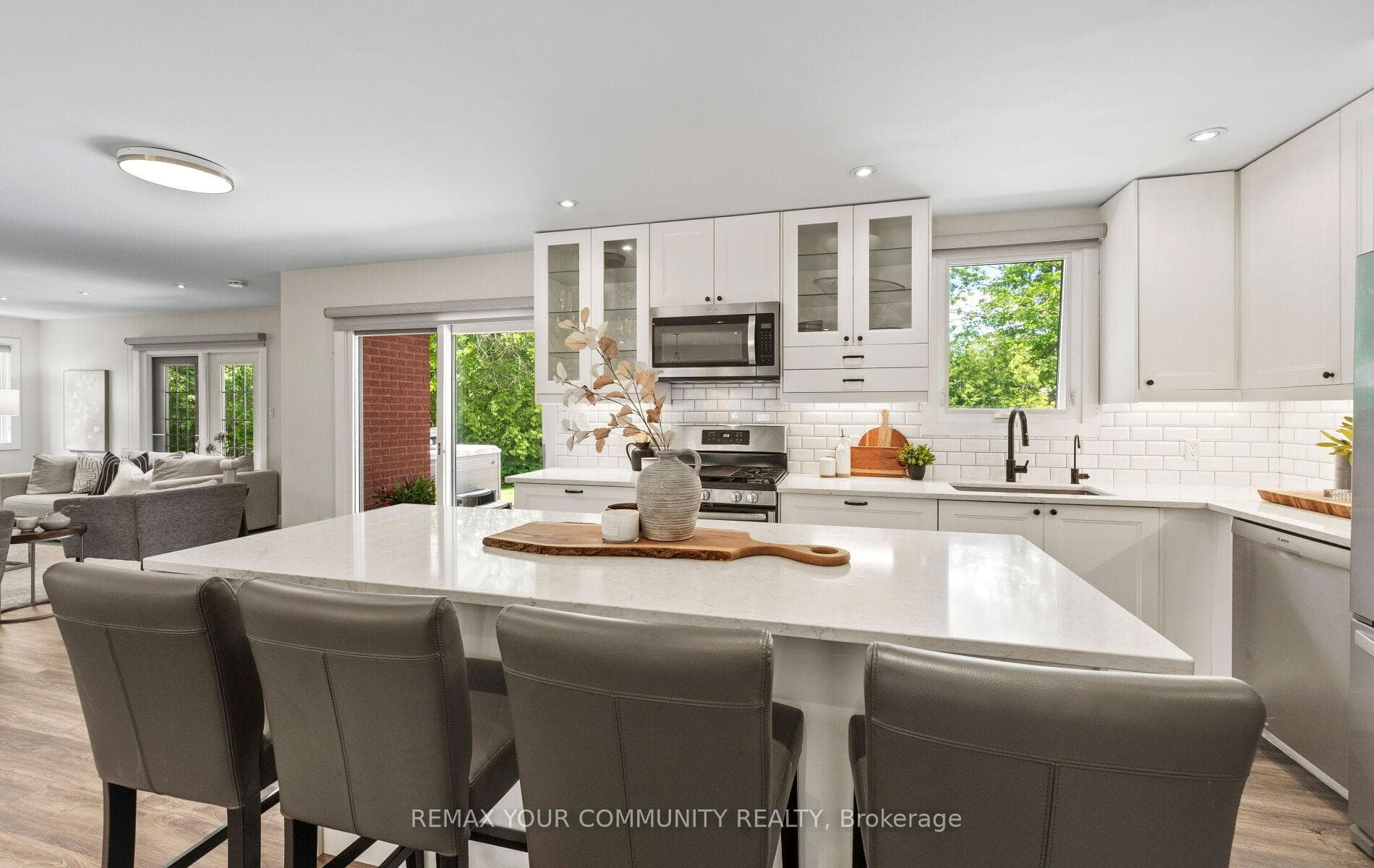 24 Hawthorne Lane photo 17