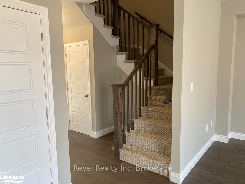 1050 WRIGHT Drive photo 8