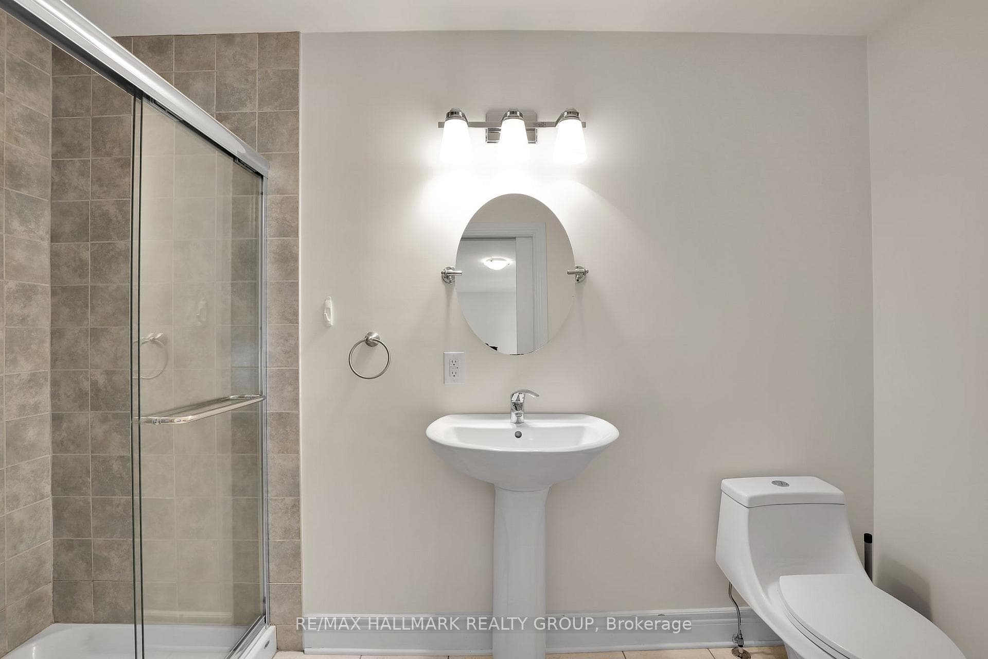 3356 CARLING Avenue photo 8