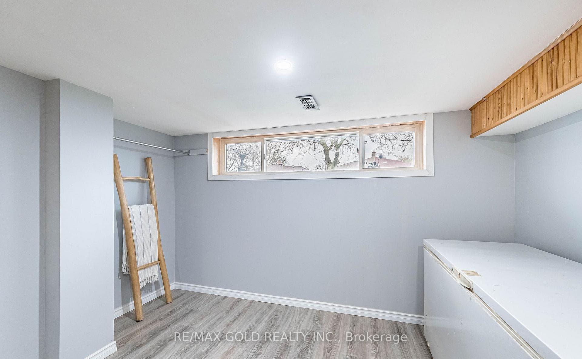 52 Garfield Crescent photo 36