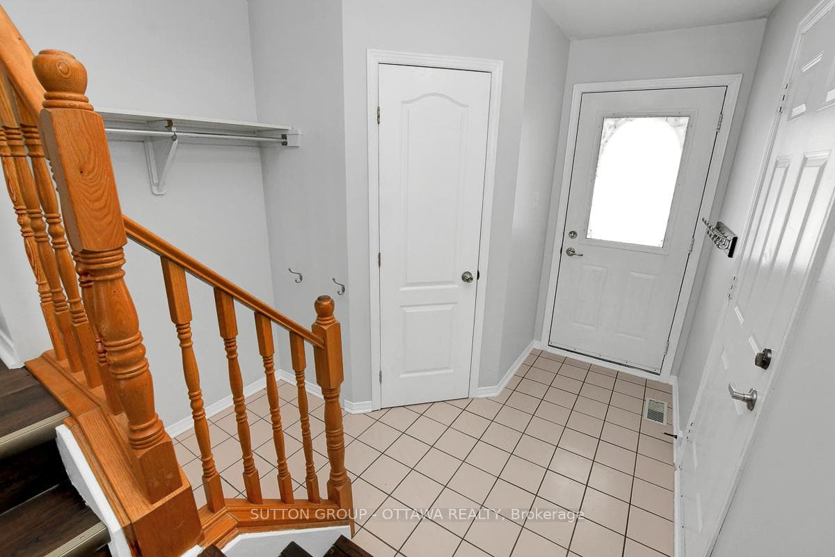 94 Crampton Drive photo 4