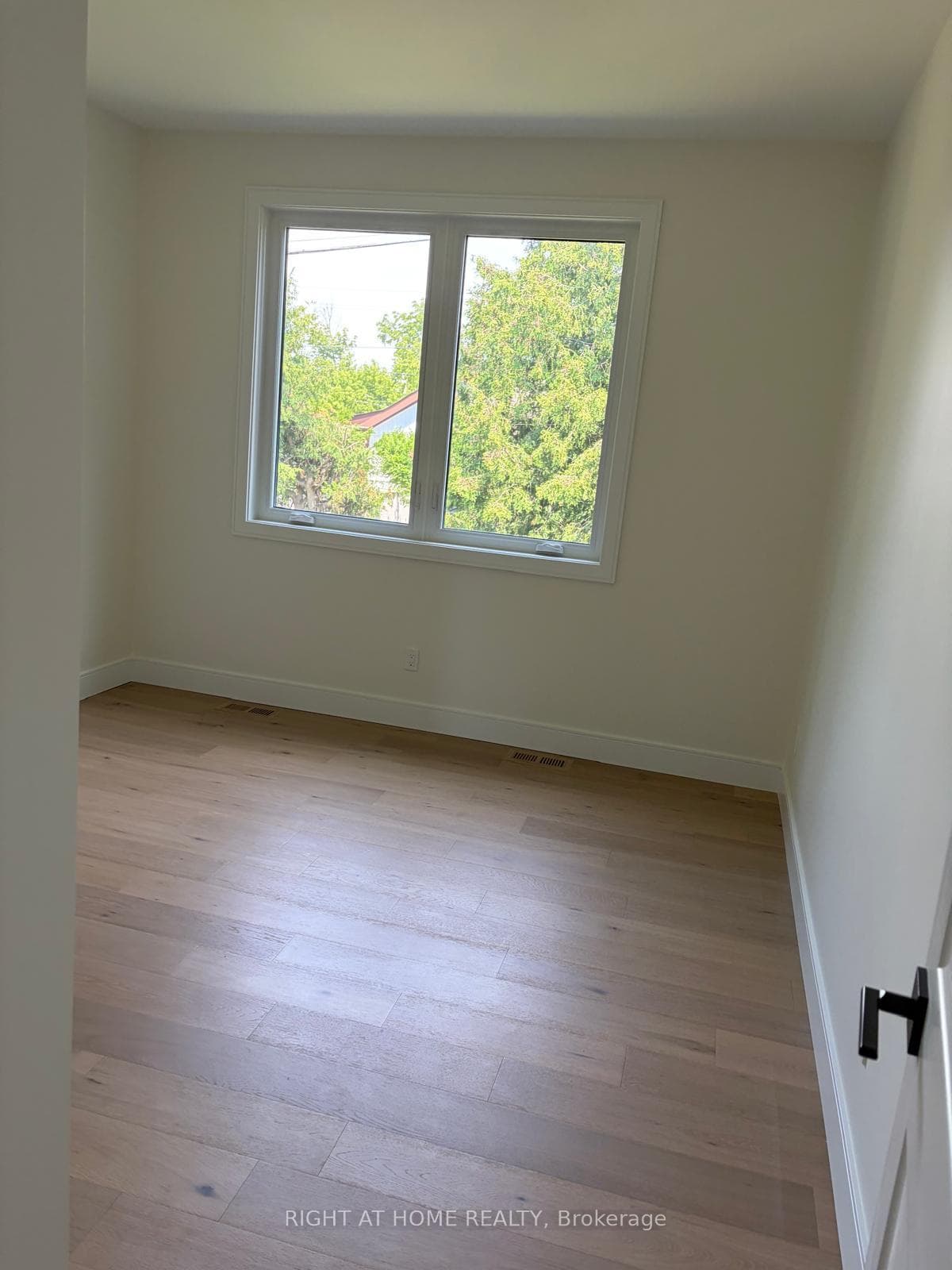 376 Mitchell Avenue photo 13