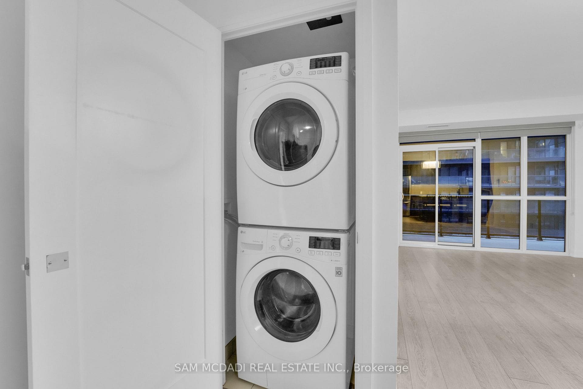 110 Marine Parade Drive Unit 1010 photo 17