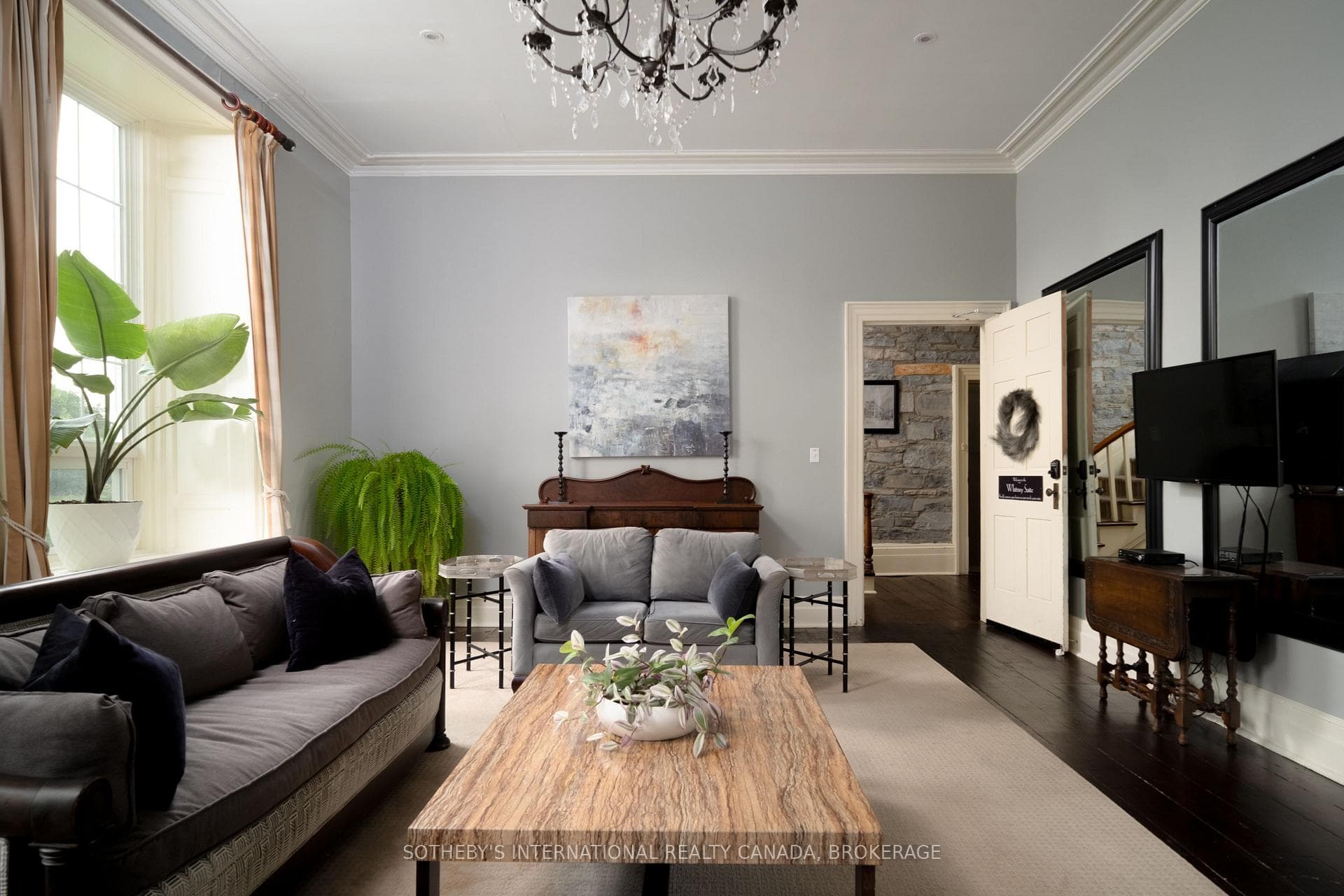 Whitney Suite