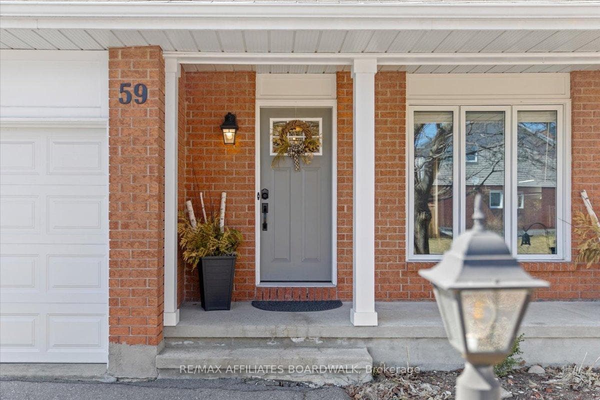 59 Soho Crescent photo 3